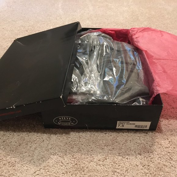 Steve Madden Grey Suede Boots with Heel & Buckle Accent (Size 7.5) - Picture 6 of 6